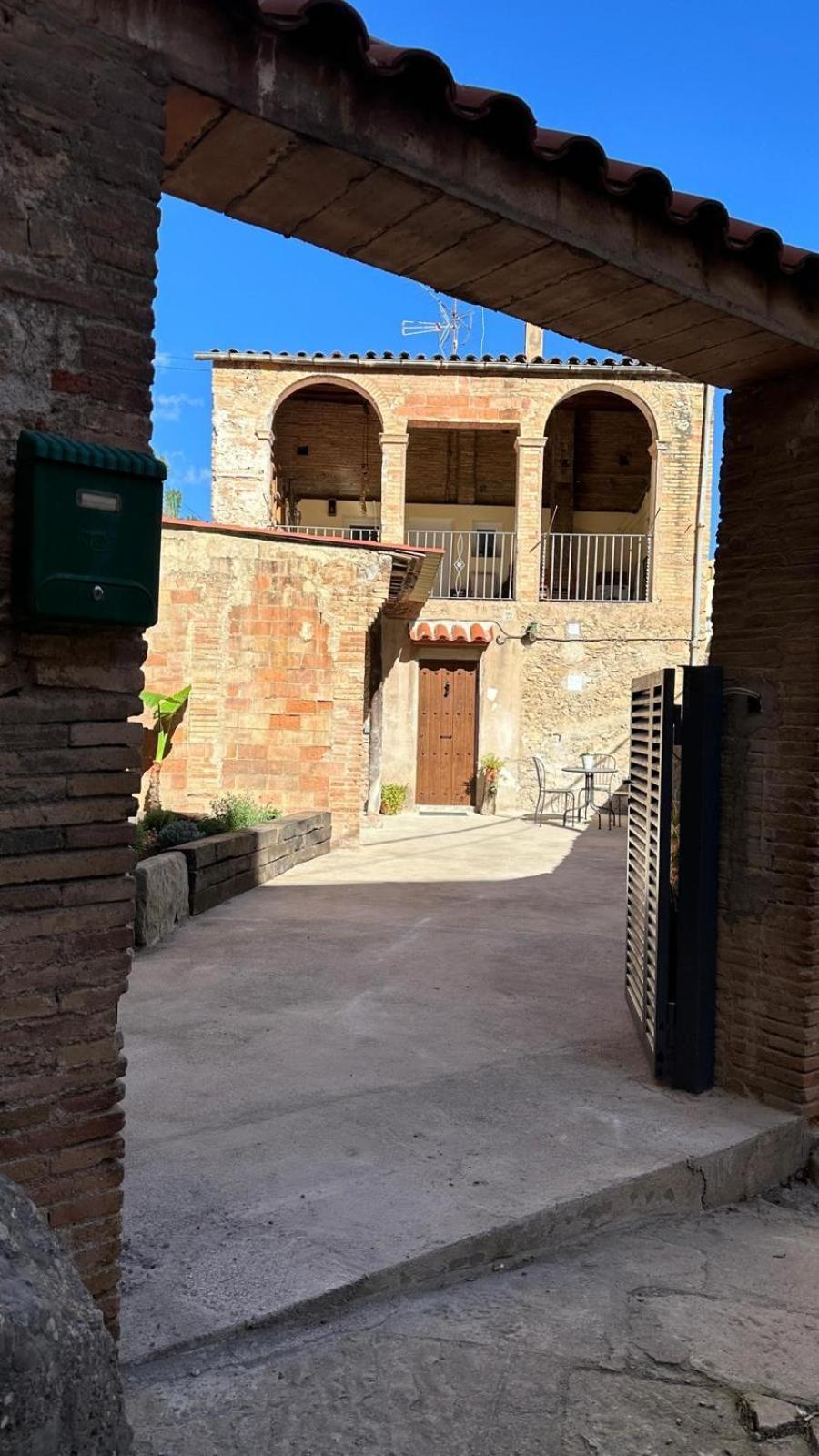 Habitacion Roca Foradada En Casa Cami De Les Aiguees Monistrol De Montserrat Экстерьер фото